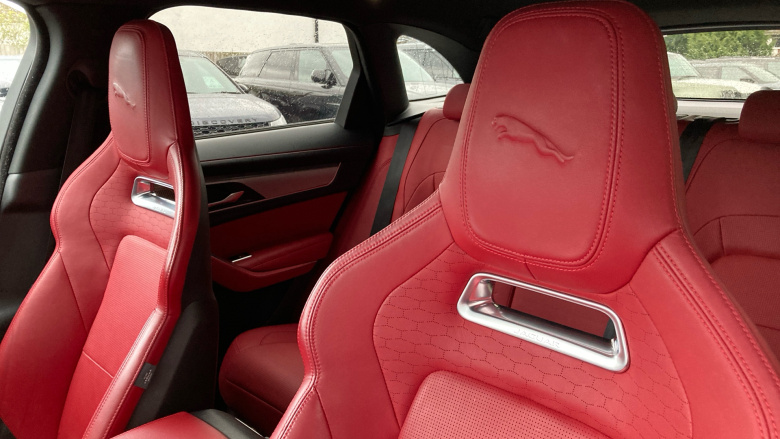 Jaguar F-Pace 2.0 P400e R-Dynamic SE 5dr Auto AWD Estate